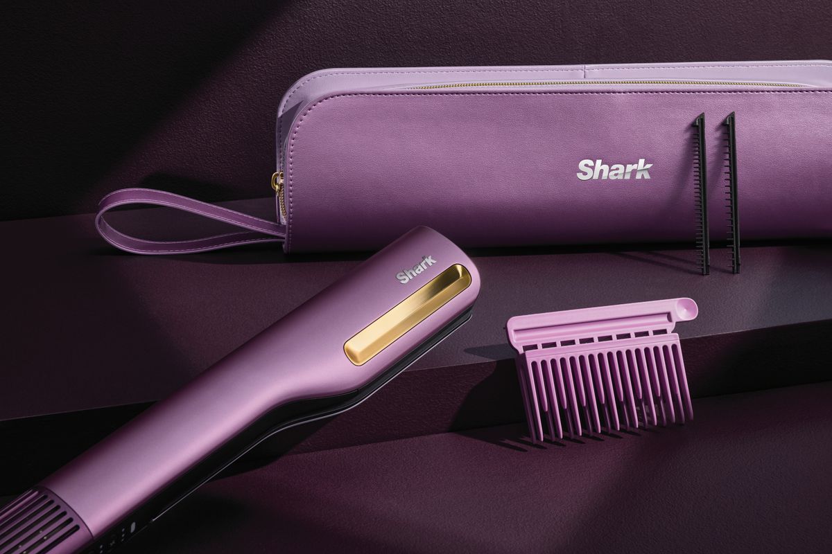 Celebrity beauty expert Jamie Harper transforms her hair from wet to sleek in minutes with Shark’s new SilkiPro Straight