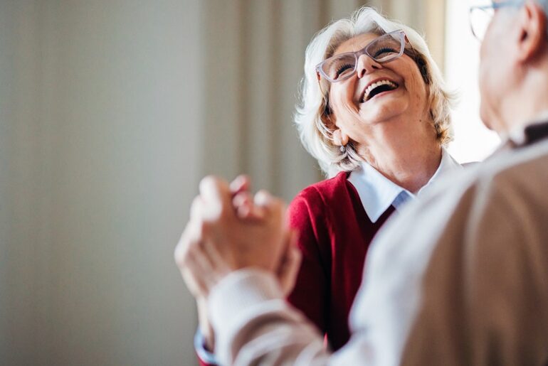 Happiness expert reveals 6 habits of people who are happier, healthier with age