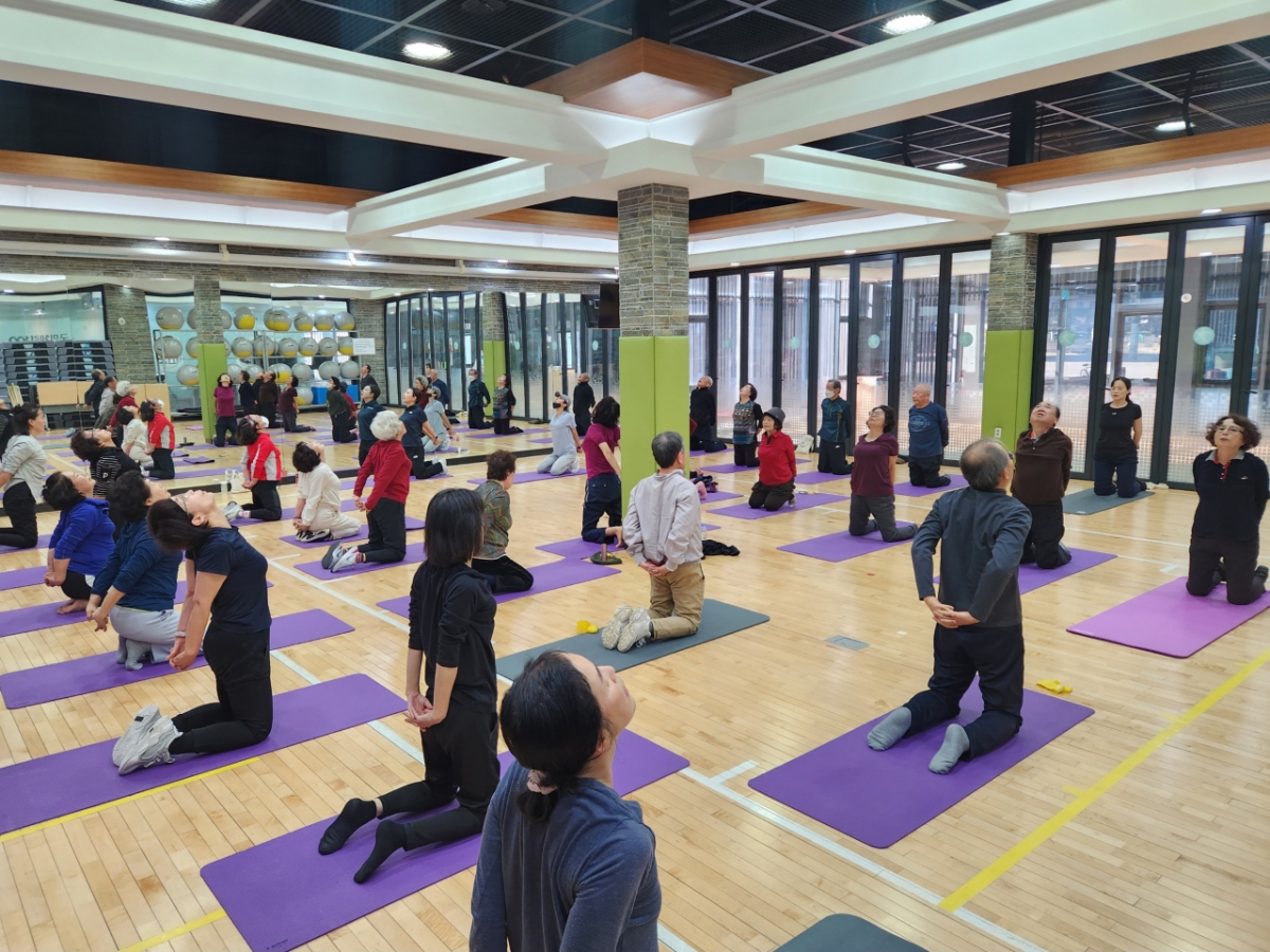 a fitness-boosting class. /Photo = Ministry of Culture, Sports and Tourism