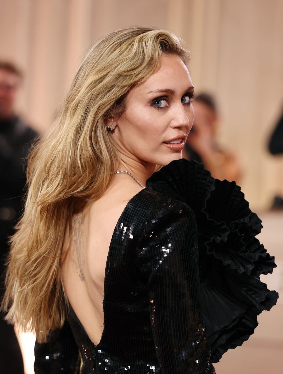 Miley Cyrus’s brow evolution reflects a broader shift in beauty priorities.