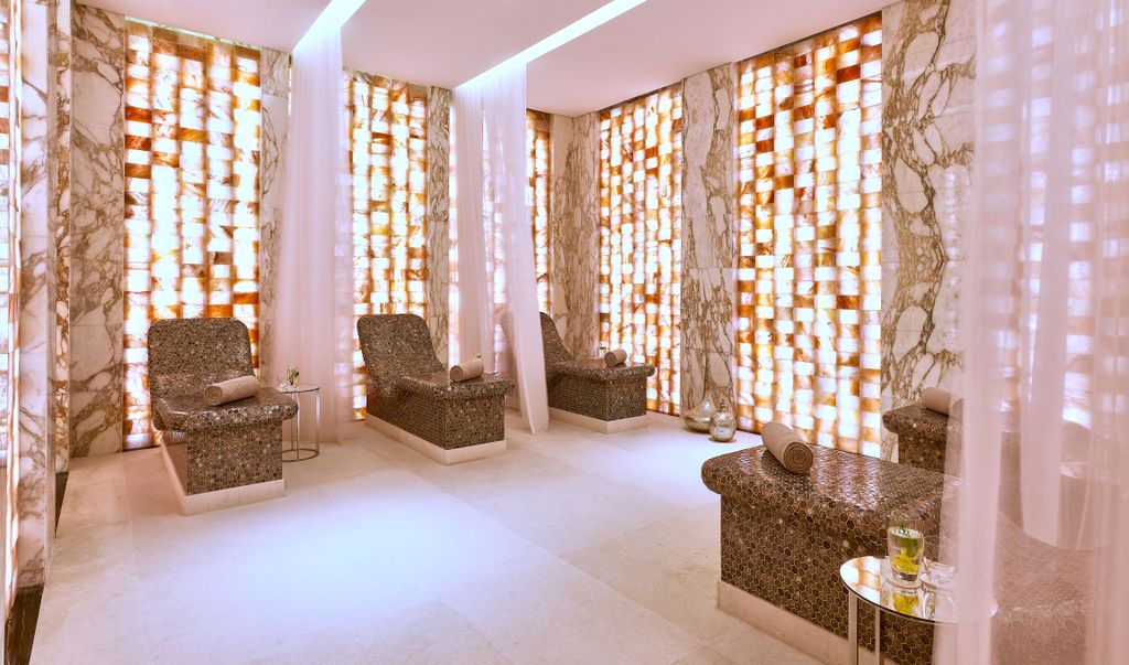 Zulal Wellness Resort Himalayan Salt Room
