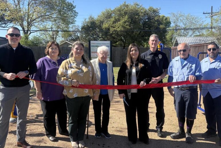 New outdoor fitness area promotes community health