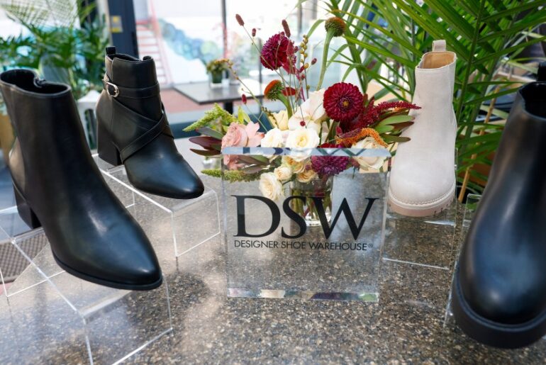 DSW boot display