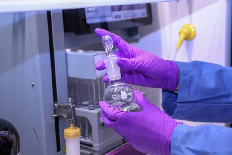 Engineered Lipid Nanoparticles Reprogram Immune Metabolism for Better mRNA Vaccines