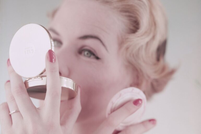 7 Vintage Beauty Trends Making A Major Comeback This Year