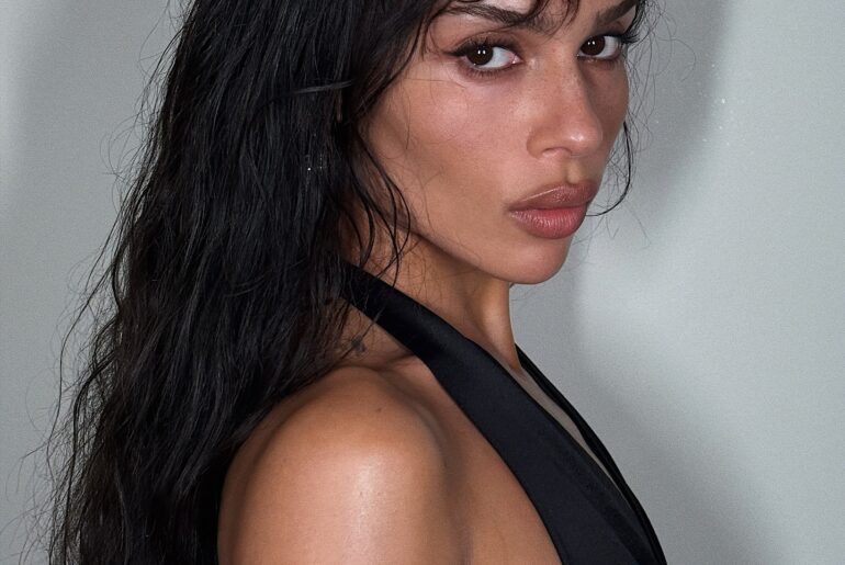 Zoe Kravitz blurred lip liner trend