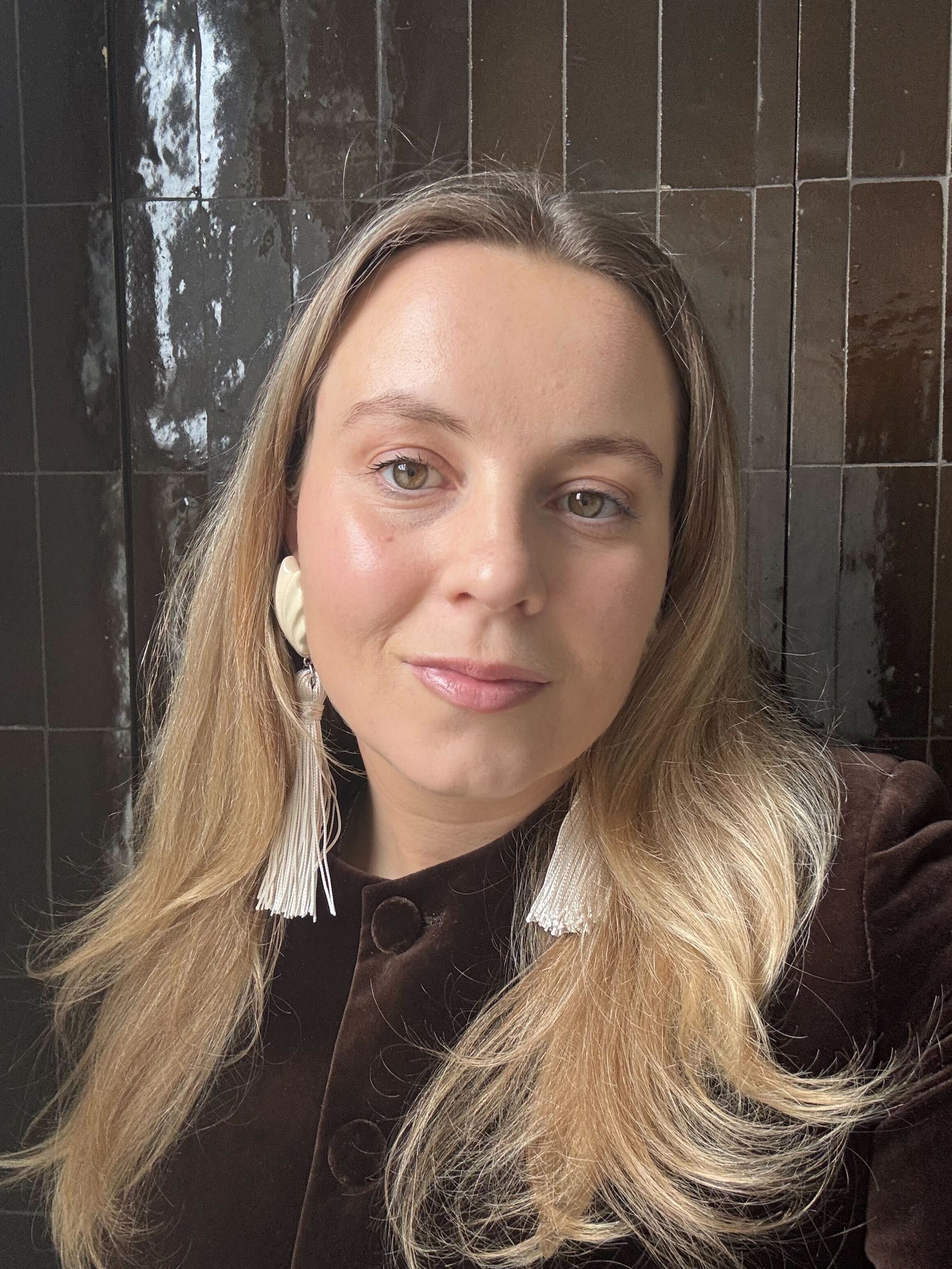 Rebecca after using the BaByliss thermal brush on her hair