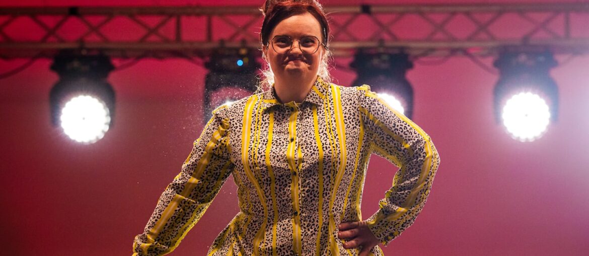 Stefania Banucu walked across the catwalk during the SEEN Anonymous Seamstresses Gala in Bucharest.