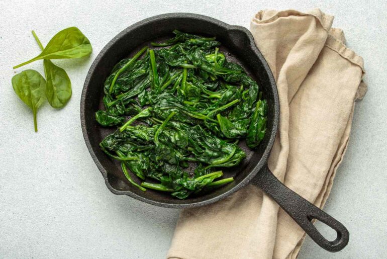 Is Raw or Cooked Spinach Better for You? Here’s What Experts Say