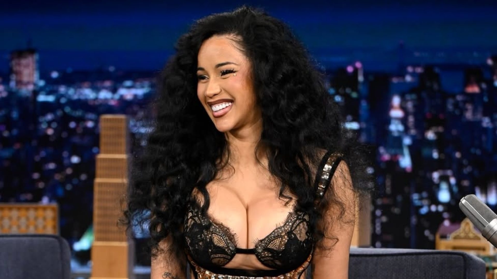 Cardi B Goes All Natural For Jimmy Fallon