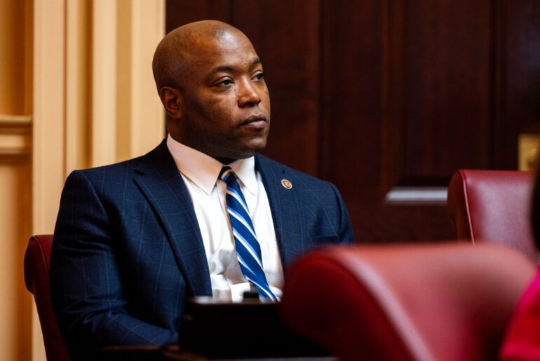 Lawsuit casts doubt on Rouse’s fitness for office – The Virginian-Pilot