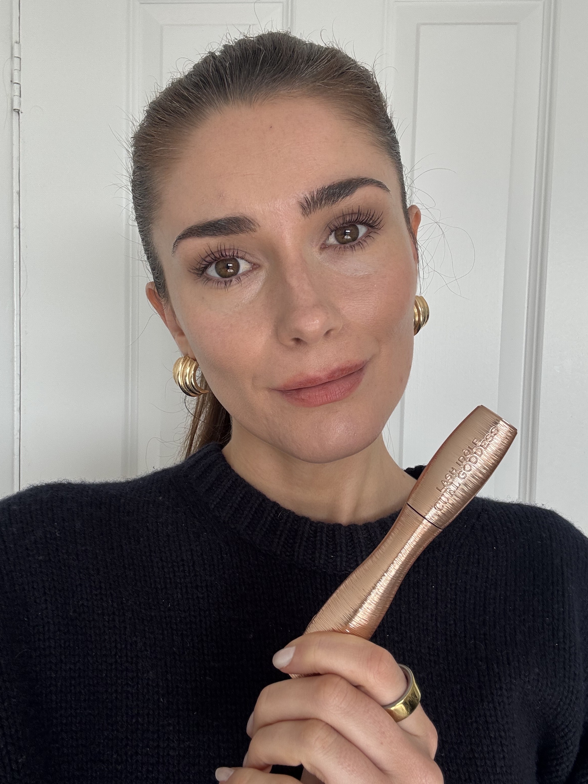 Eleanor wearing Lancome Idole Curl Goddess mascara