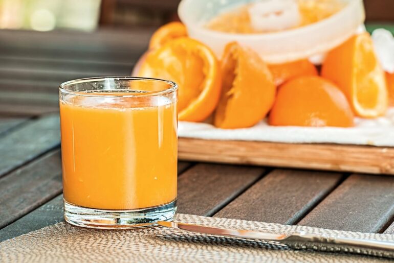 Carrie Ruxton, nutritionist: “Orange juice improves immune function and regulates blood pressure”