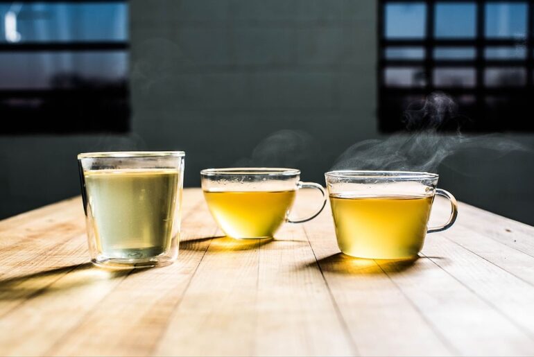 What to Drink During Allergy Season: Natural Beverages That Support Wellness - On Pattison