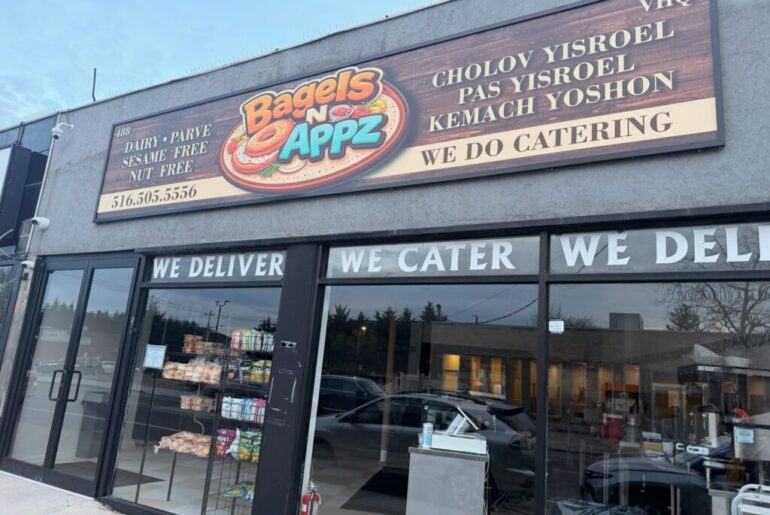 Sesame-Free “Bagels N Appz” Opens on Long Island, Replacing Bagel Town • YeahThatsKosher
