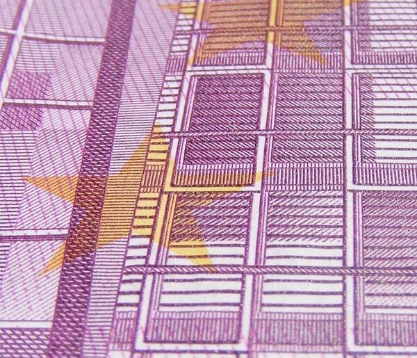 Sally Beauty Holdings stock faces headwinds amid TikTok push and valuation debate