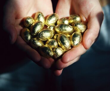 Is dark chocolate healthier than milk chocolate? 2 dietitians explain