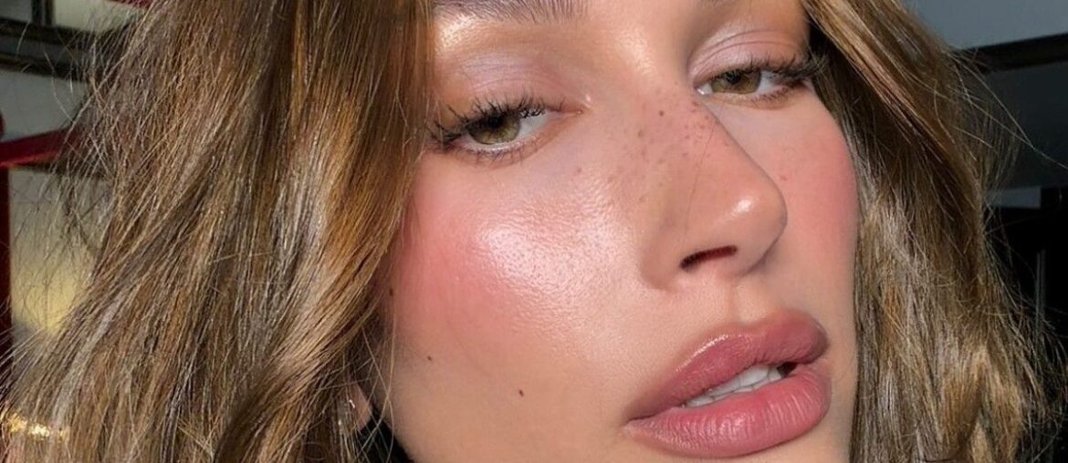 A Beauty Editor Tests Hailey Bieber's Rose-Brown Lip Combo