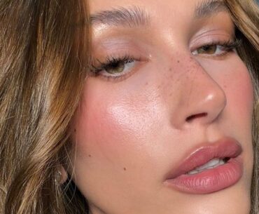A Beauty Editor Tests Hailey Bieber's Rose-Brown Lip Combo