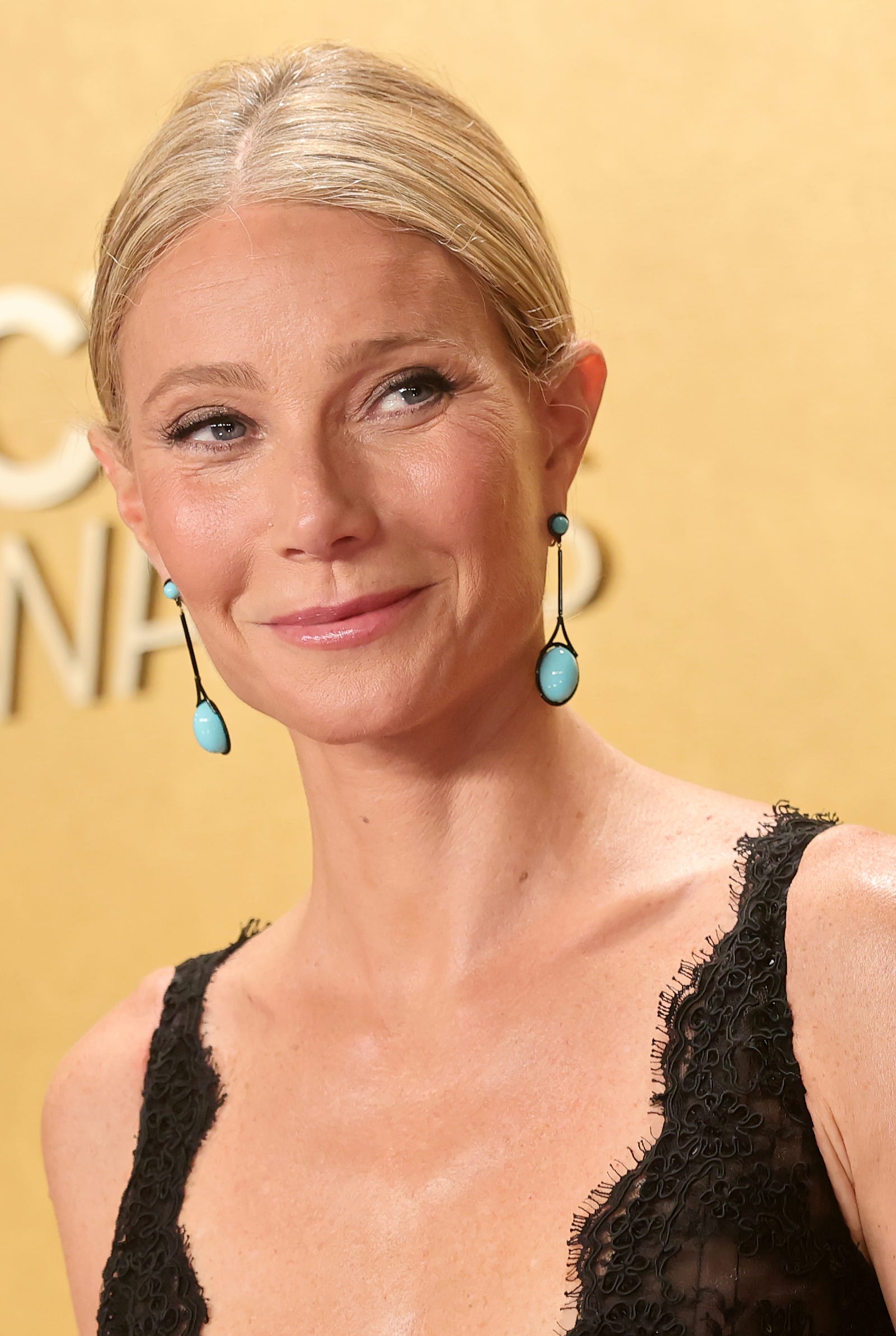 32nd annual actor awards arrivals