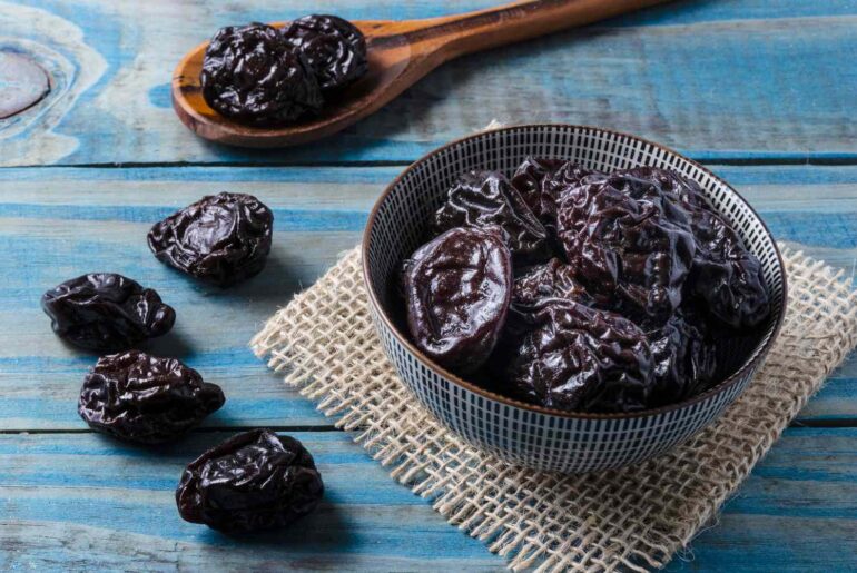 8 Health Benefits of Prunes That Make Them a Nutrition Powerhouse