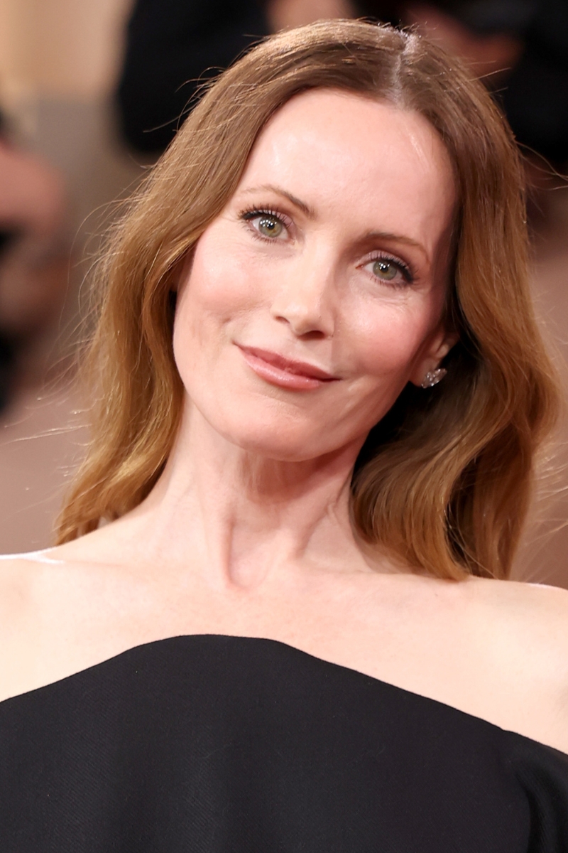 Leslie Mann is pictured with smoky brown eyeshadow and wearing a black dress at the 83rd annual Golden Globe Awards at The Beverly Hilton on January 11, 2026 in Beverly Hills, California.