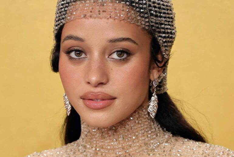 The 2026 Actor Awards Best Beauty Looks Are Retro Glamour At Its Best