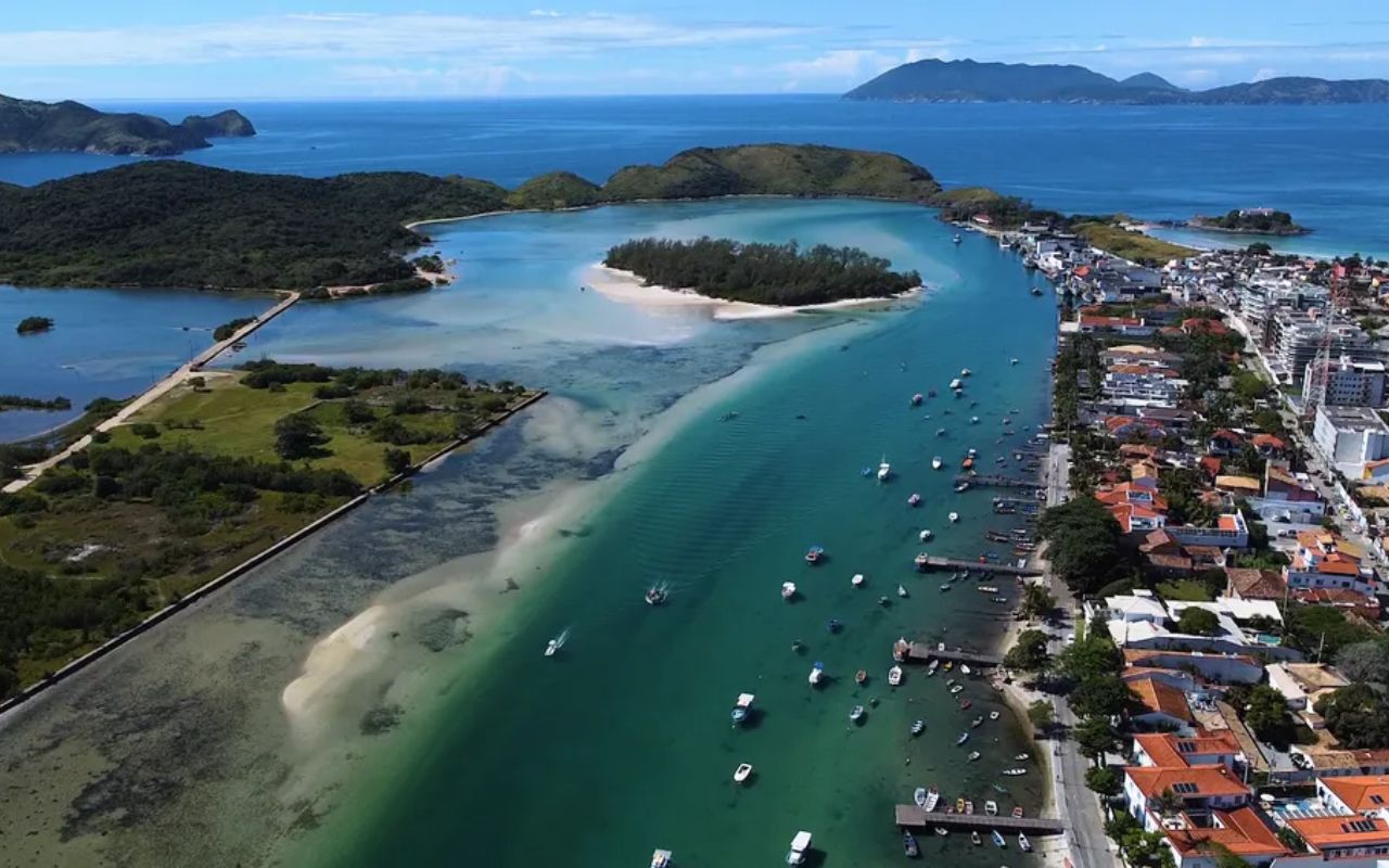 O fenômeno natural que concentra sal acima do normal: Lagoa de Araruama, no Rio de Janeiro, é a mais salgada do Brasil