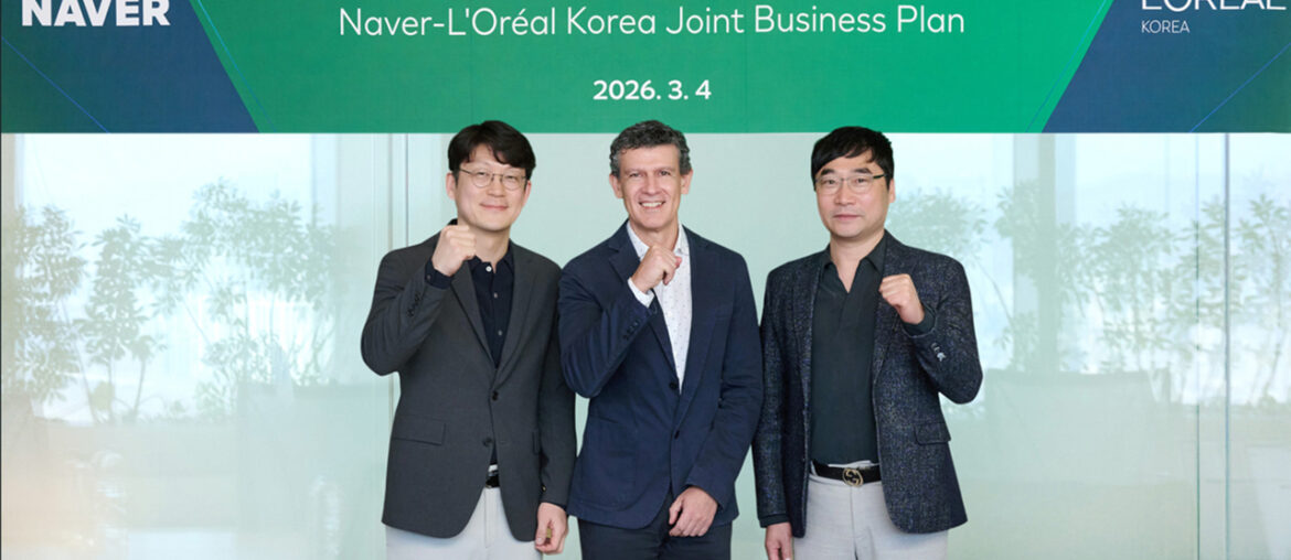 From left: Han Jae-young, an executive of ad sales at Naver, Rodrigo Pizarro, CEO of L