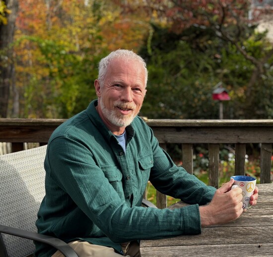 paul.sitting.jpg paul.sitting.jpg