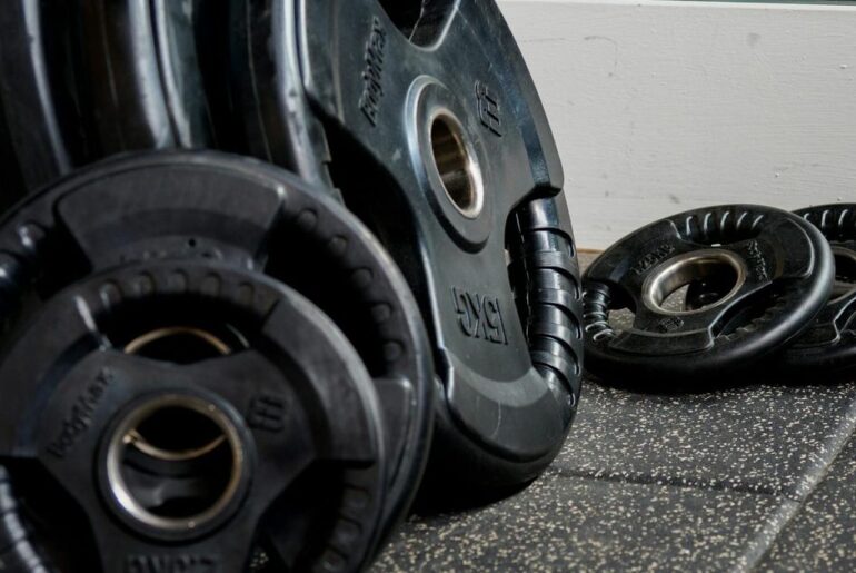 Don’t fear the gym: Expert weightlifting tips for beginners to get started