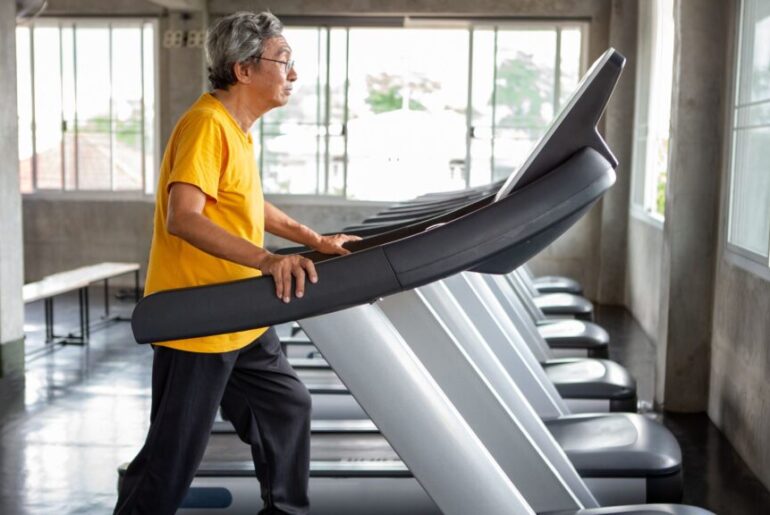 A kinesiologist who specializes in working with seniors says this simple walking workout is the best way to improve cardiovascular fitness and overall health
