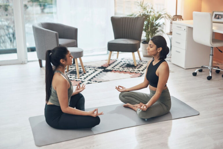 Yoga classes, spas and personal trainers: companies are focusing on corporate wellness Materia Rinnovabile