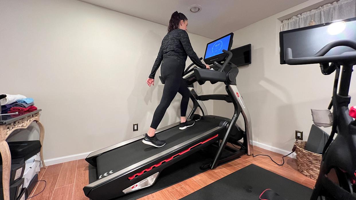 sassos testing the bowflex treadmill 22 in her home