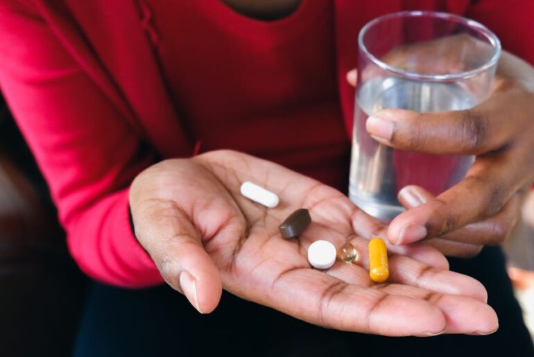 Doctors Reveal 5 Surprising Signs You’re Taking Too Many Vitamins
