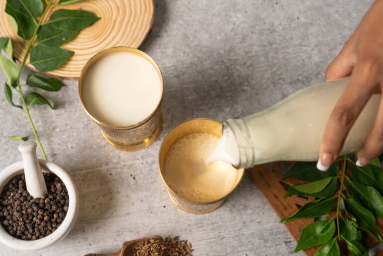 6 health benefits of drinking buttermilk in summer