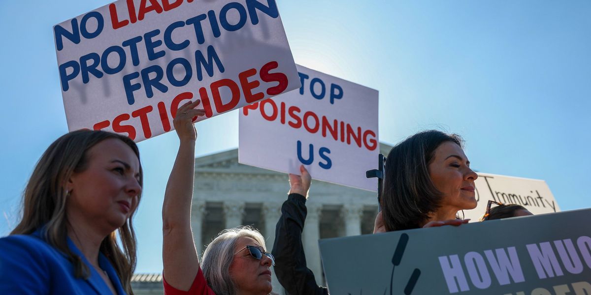 Heinrich, Booker Push 'No Immunity for Glyphosate' Bill as Supreme Court Weighs Monsanto Case