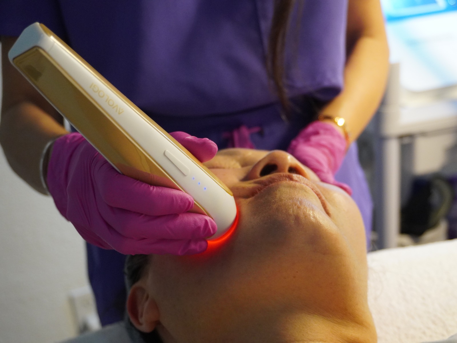 Willow Glow Wellness Spa Clinics Announces Advanced LED Facelift Protocol, Attracting Silicon Valley Clients for Non-Surgical Skin Rejuvenation