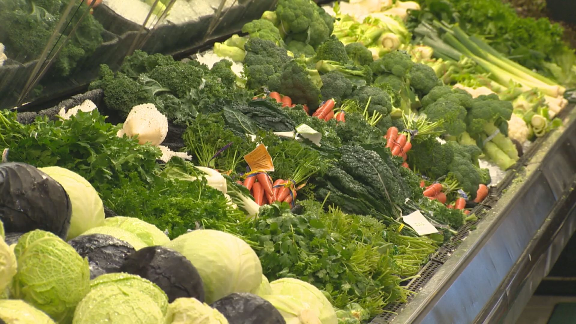 Click to play video: 'Produce prices surging'