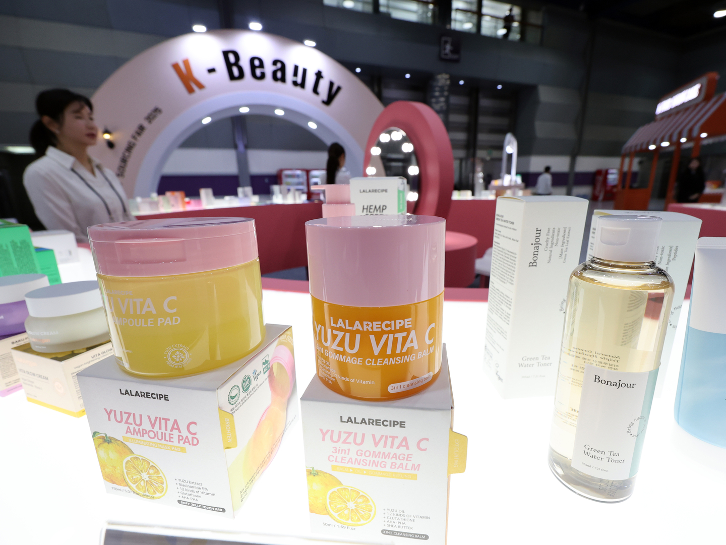 Korean beauty and cosmetic products are put on display at an exposition held in Coex, southern Seoul, on Nov. 26, 2025. [NEWS1]