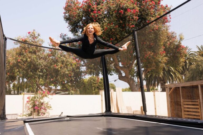 “I’m in my 40s and my number one goal is to be really strong”—a trainer and mom of four shares her realistic weekly workout routine