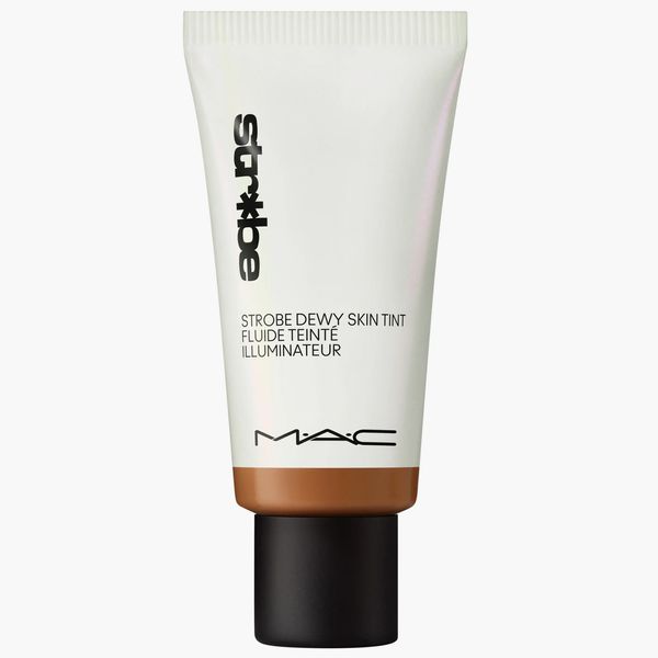 M.A.C Strobe Dewy Skin Tint