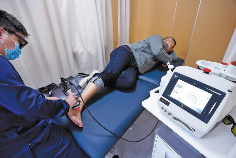 Surge in fitness enthusiasts spurs rise in related injuries, rehabilitation needs