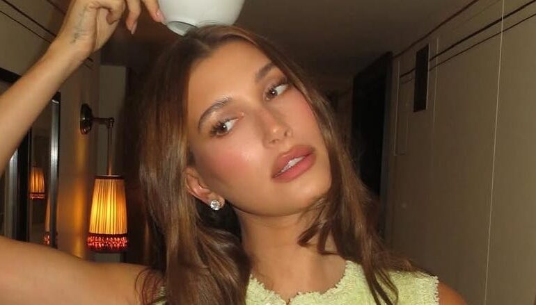 Your-Lashes-But-Better? Beauty Editors Swear By These Brown Mascaras For A Soft And Fluttery Finish