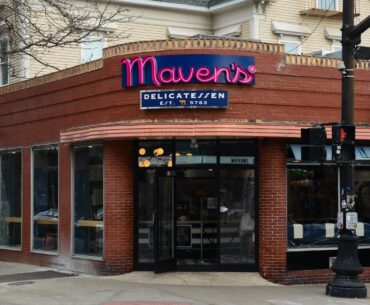 Jewish deli Maven’s Jr. opens on Thayer Street
