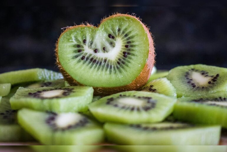 How Eating Two Kiwis A Day Benefits Gut Health And Immunity, Explains UK-Based Doctor