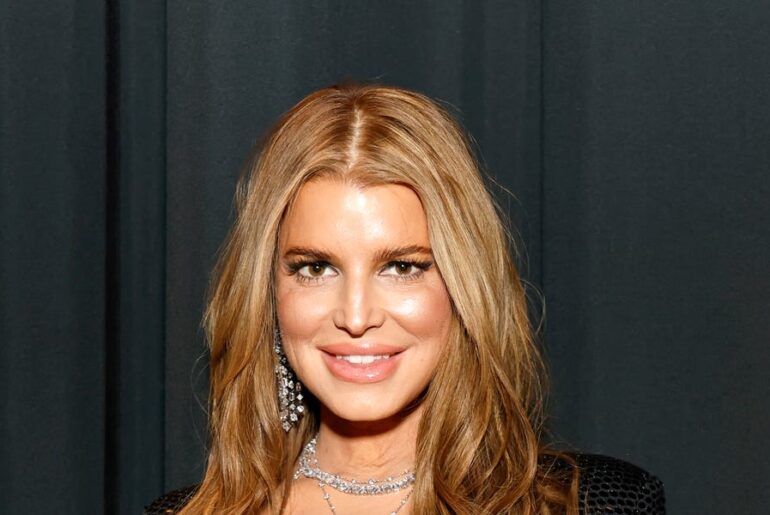 Jessica Simpson on Beauty, Tanning, and What Her New Memoir Reveals
