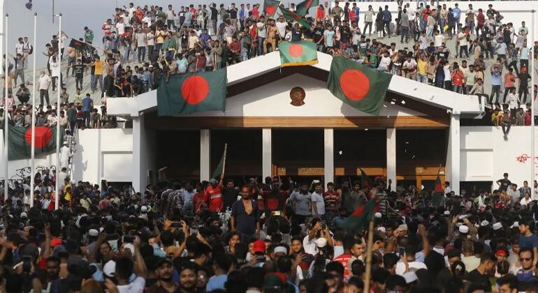 Parliament ratifies ordinance granting immunity to July fighters