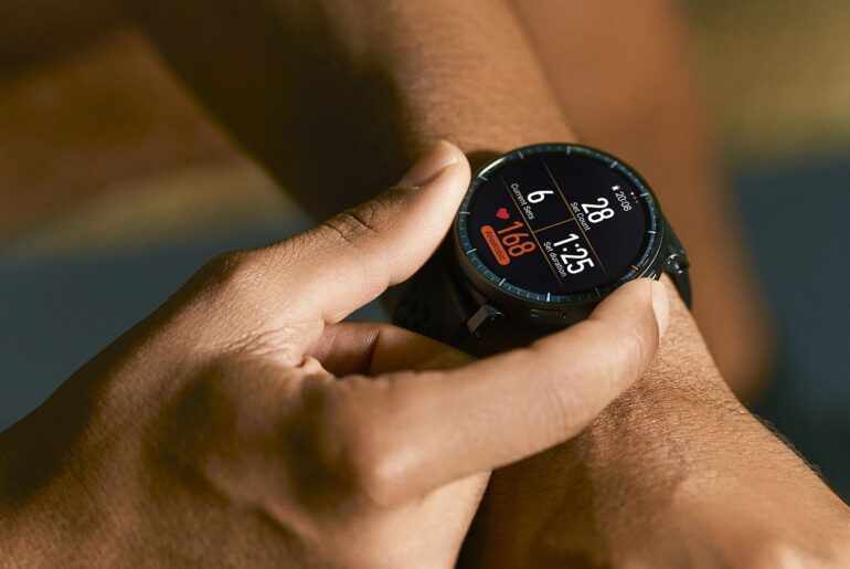 Amazfit Active Max lifestyle photo