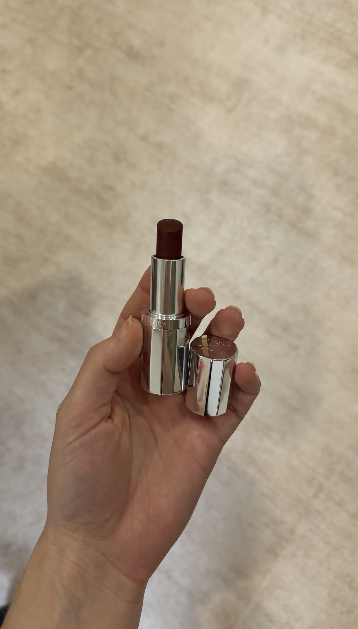 Jamie Schneider testing Celine Beauté's Matte Lip Balm in Constance